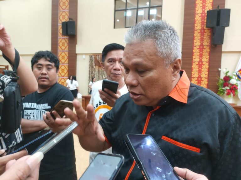 Amir Liputo Anggota DPRD Sulut dari PKS Bergabung Ke Fraksi PDI Perjuangan